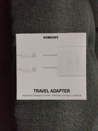 Cargador de 45w caja blanca
