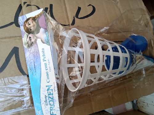 CONO LANZA PELOTA