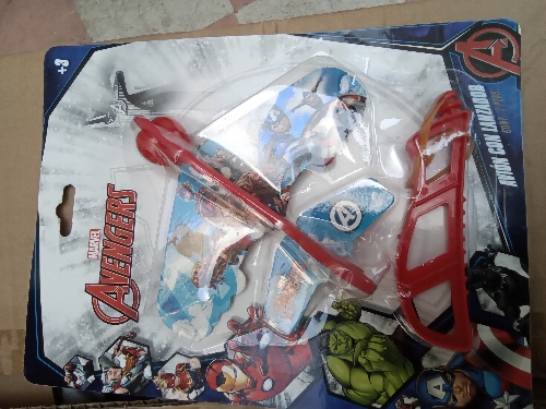 Avión con lanzador avengers