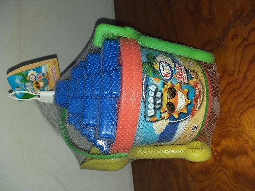 Cubeta mediana con piramide