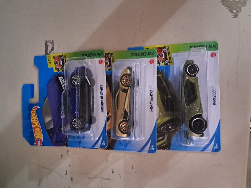 HOT WHEELS