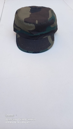 Quepi camuflado pequeño