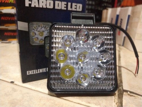 Faro cuadrado mini 9 LED