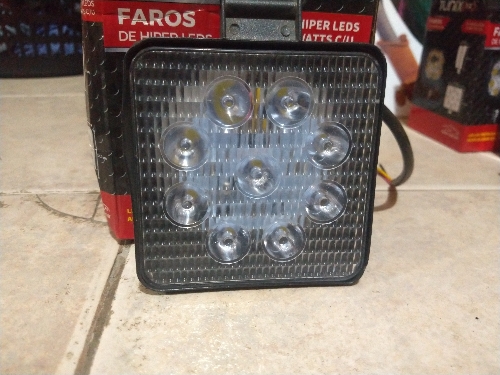 Faro cuadrado 9 led