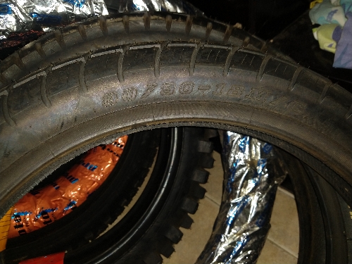 Llanta 90/90R18 chaoyang lisa