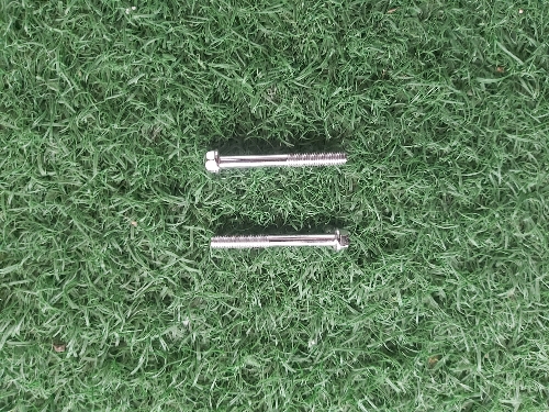 Pernos de tapa AX100