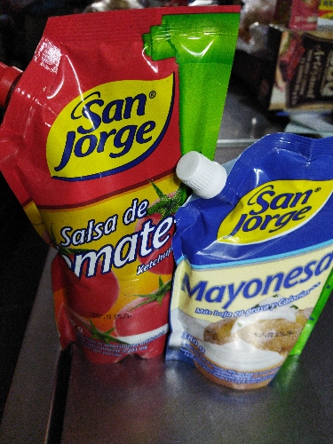 Salsa tomate 600g mayonesa 380g San Jorge