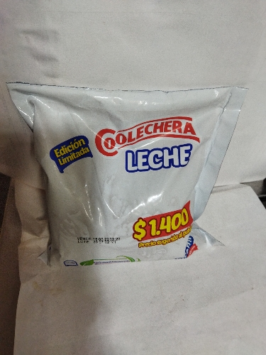 Leche 1/2 blanco coolechera 400 ml