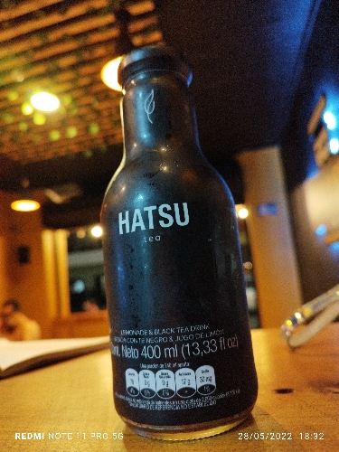 Te negro y jugo de limón  hatsu