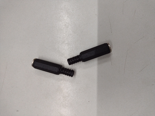 Ficha 3,5 hembra stereo plástico
