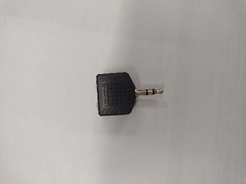Adaptador 2x 3,5 a 3,5 stereo plástica