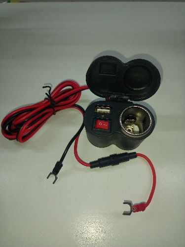 Cargador 12v y  USB para Moto NetPor