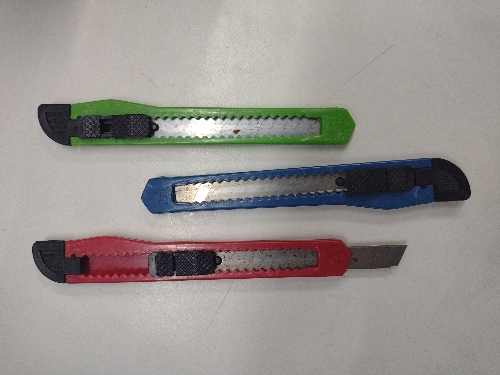 Cutter plástico 0.9mm