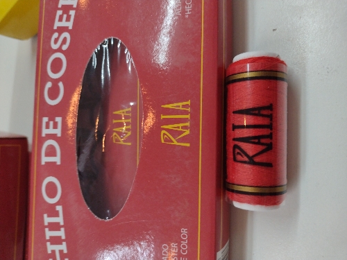 Hilo coser rojo Raia