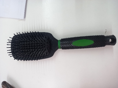 Cepillo engomado negro. Agarre de puntos