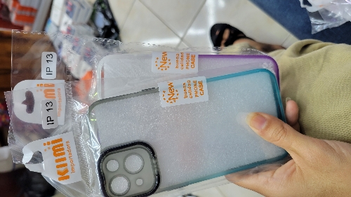 PROTECTOR TRANSPARENTE MARMOLEADO IPHONE 13
