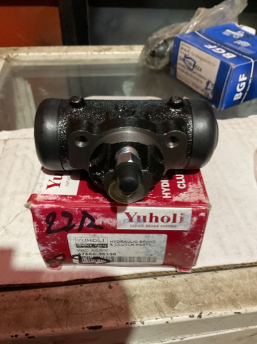 Bomba auxiliar de freno 22r 2wd 7/8-47550 yugo luz
