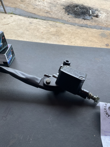 Bomba de freno para motos pulsar 200 y universal