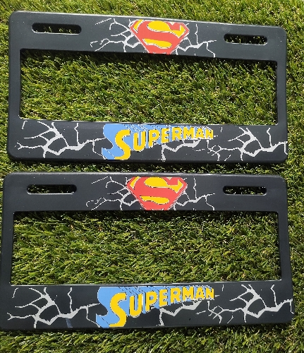 Portaplacas Superman