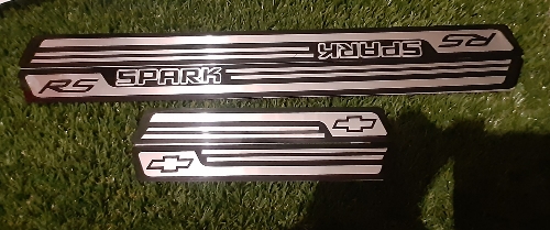 Embellecedor de estribo spark