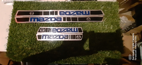Embellecedor de estribo de mazda