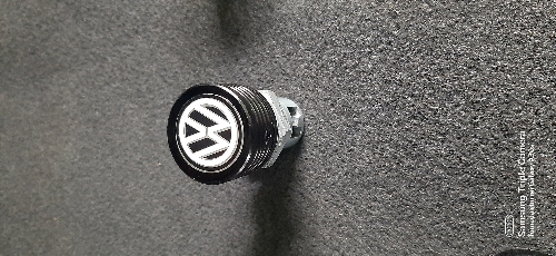 Chapa guantera logo vw