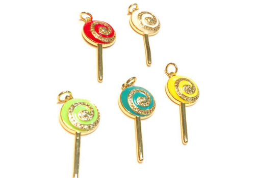 #15…Un Dije paleta esmaltada con baño de oro y zircones