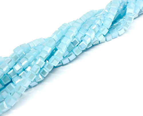 #35…Cristal Cuadrado de 3x3mm - Celeste claro brillante