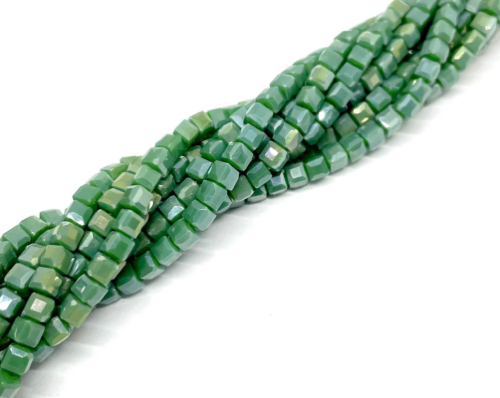 #38…Cristal Cuadrado de 3x3mm - Verde Claro tornasol