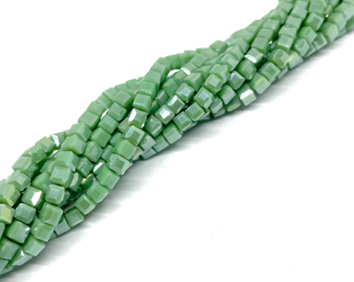 #39…Cristal Cuadrado de 3x3mm - Verde Pistacho claro