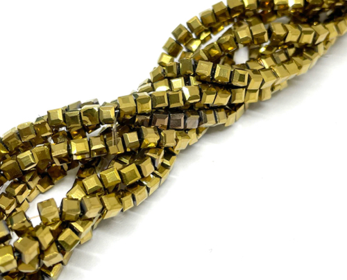 #45…Cristal Cuadrado de 3x3mm - Dorado