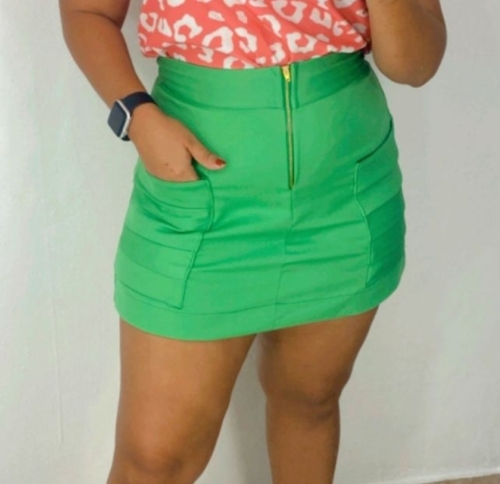 Short saia em alfaiataria com zíper