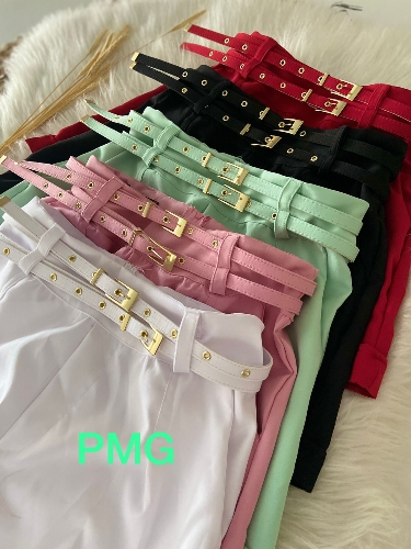 Short em alfaiataria com dois cintos