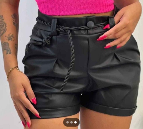 Short em courino