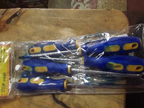 Desarmadores azul amarillo