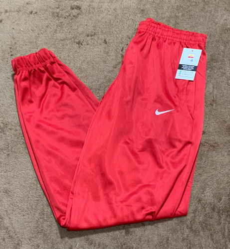T: G Calça Nike bordada vermelha @