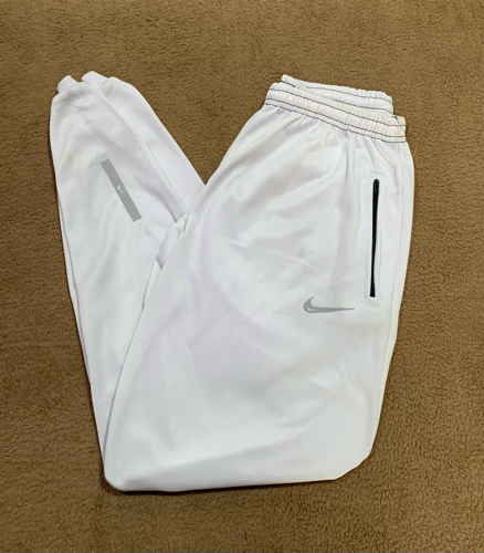 T: G Calça nike refletiva branca @