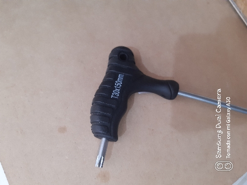 LLAVE T 30