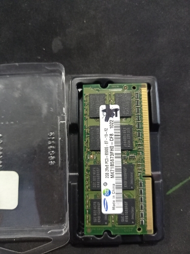 Samsung laptop 8500s 2g SM