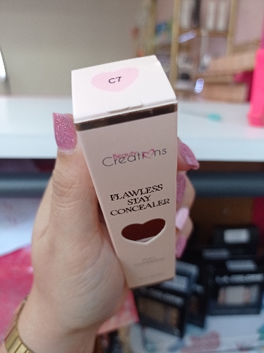 C7 corrector Beauty creations