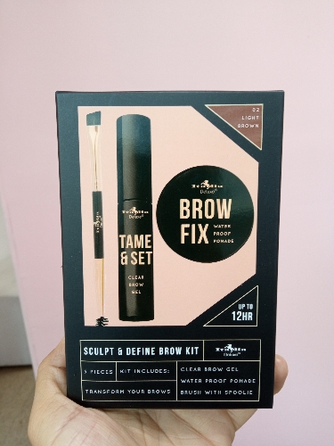 #02 light Brown kit de Italia para cejas 
