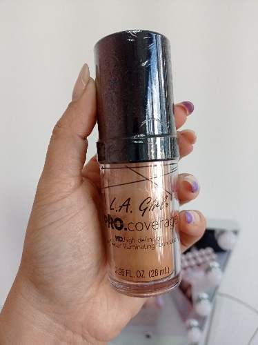 Beige base pro coverage LA girl