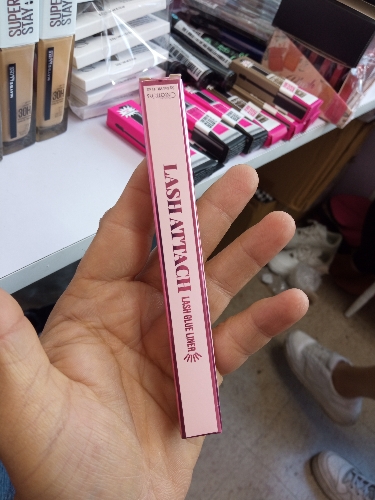 Delineador pega de Beauty creations