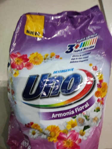 Detergente en polvo UNO 700g