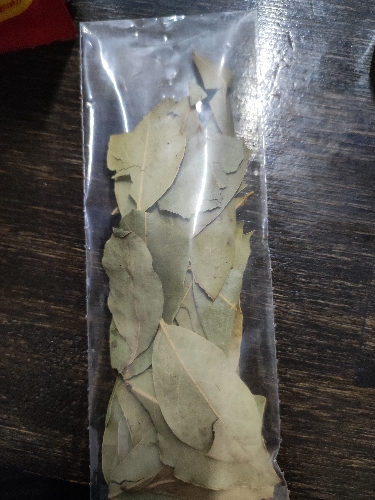 Hojas de laurel
