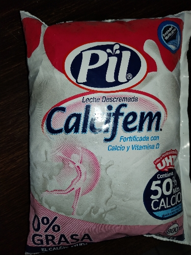 Leche calcifem descremada PIL ANDINA 800ml