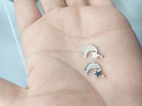 Dije plata luna pequeña zirconia