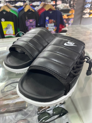 Nike azuna