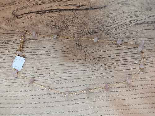 Chocker con piedras naturales