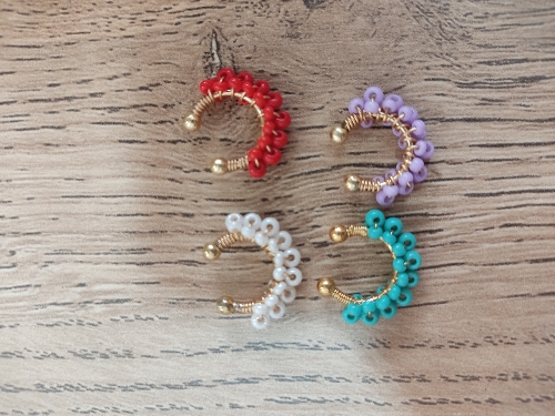 Ear cuff tejido con mostazilla